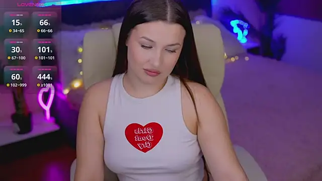 Snapshot of OneLaya chatting on November 19, 2025, 2:06 pm OneLaya online show from November 19, 2025, 2:06 pm