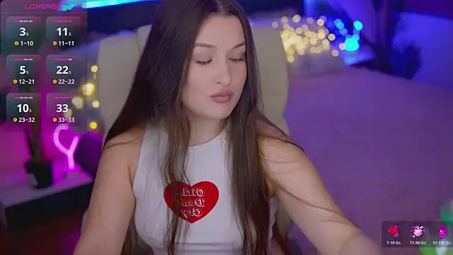 Snapshot of OneLaya chatting on November 26, 2025, 8:20 pm OneLaya online show from November 26, 2025, 8:20 pm