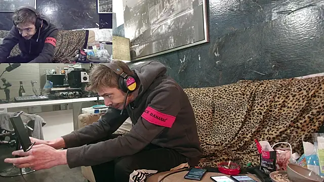 Doggyray44 online show from February 19, 2025, 5:38 am