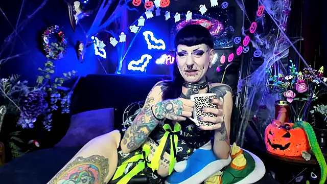 Snapshot of Purple_Coffin666 chatting on November 30, 2025, 7:47 pm Purple Coffin666 online show from November 30, 2025, 7:47 pm