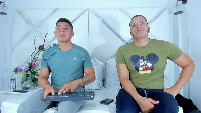 Snapshot of AndyandFran chatting on March 16, 2025, 12:56 am AndyandFran online show from March 16, 2025, 12:56 am