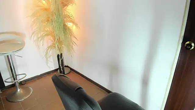 kattadoll online show from October 4, 2025, 1:51 am