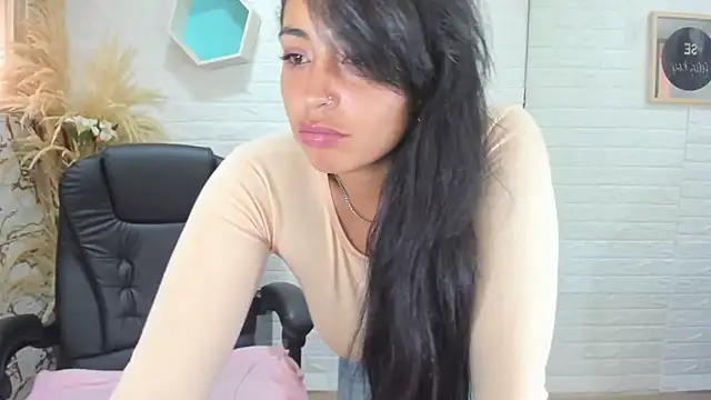 Snapshot of Aisha_09 chatting on February 21, 2025, 6:48 pm Aisha 09 online show from February 21, 2025, 6:48 pm