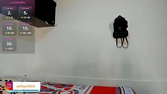  ashleymiller online show from September 15, 2025, 7:03 pm