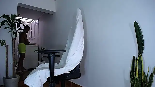 diamond black00 online show from March 2, 2025, 6:13 pm