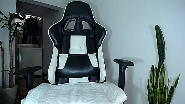 diamond black00 online show from March 18, 2025, 8:59 pm