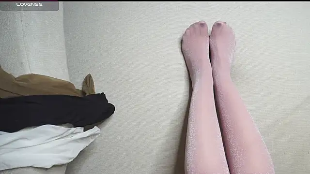 Yourlittledemon online show from December 25, 2024, 3:38 pm