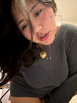 kittyfresita online show from October 6, 2025, 8:48 am