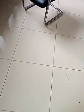 huzi518 online show from November 11, 2025, 8:31 am