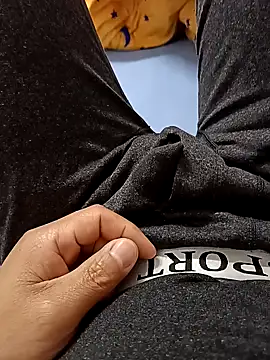 Snapshot of huzi518 chatting on April 1, 2026, 3:31 pm huzi518 online show from April 1, 2026, 3:31 pm