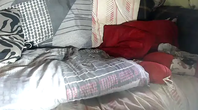 hotyoung24 online show from February 27, 2025, 11:17 am