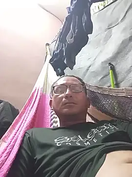 Andresguz35 online show from October 16, 2025, 6:21 am