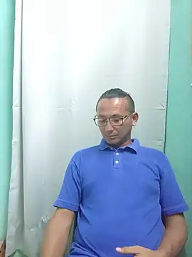 Andresguz35 online show from July 12, 2026, 2:45 am