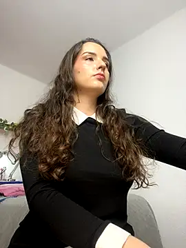 tatianaAlvarez1 online show from September 26, 2025, 9:10 pm