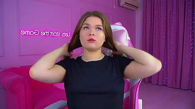 CrystalLyons online show from March 16, 2026, 7:16 pm