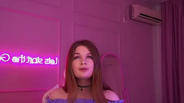 CrystalLyons online show from March 15, 2025, 9:19 am