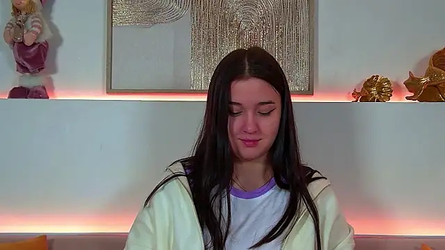 ChristinaMilton online show from December 15, 2025, 6:36 pm