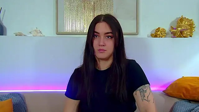 ChristinaMilton online show from October 7, 2025, 6:31 pm