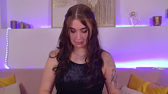 ChristinaMilton online show from March 11, 2025, 6:19 pm