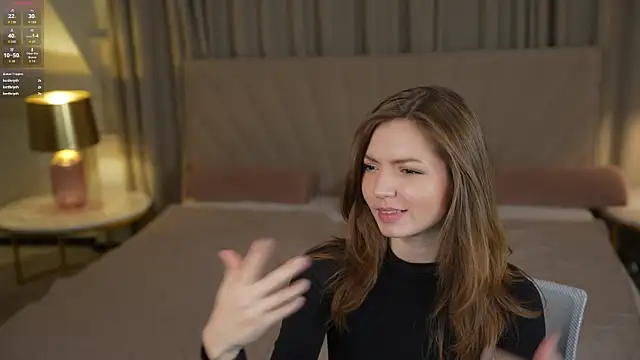 Snapshot of Michelle_054 chatting on October 13, 2025, 12:01 am Michelle 054 online show from October 13, 2025, 12:01 am