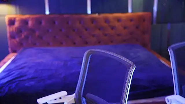 Snapshot of Michelle_054 chatting on February 22, 2025, 12:40 pm Michelle 054 online show from February 22, 2025, 12:40 pm