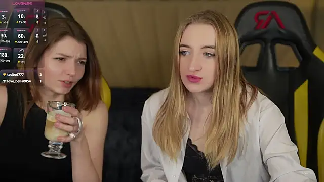 Snapshot of Michelle_054 chatting on February 6, 2025, 4:03 pm Michelle 054 online show from February 6, 2025, 4:03 pm