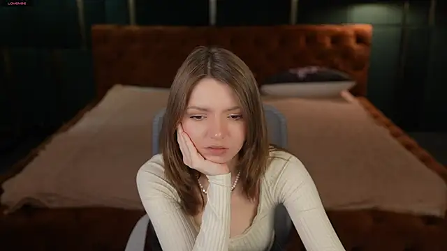 Snapshot of Michelle_054 chatting on November 1, 2025, 12:06 am Michelle 054 online show from November 1, 2025, 12:06 am