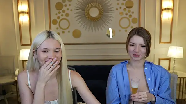 Snapshot of Michelle_054 chatting on November 7, 2025, 8:35 pm Michelle 054 online show from November 7, 2025, 8:35 pm