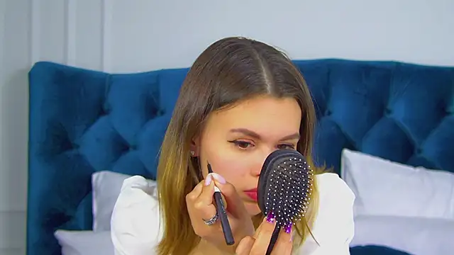 PollyLanders online show from March 23, 2025, 4:27 am