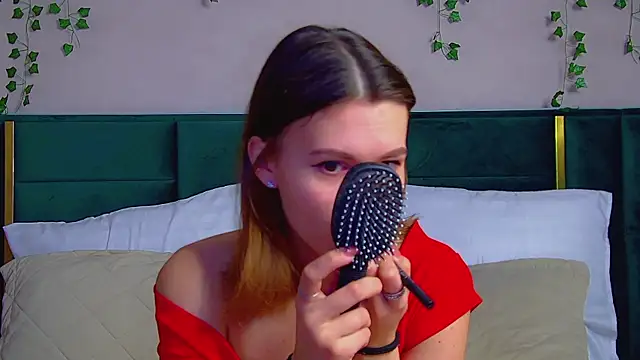 PollyLanders online show from March 10, 2025, 6:23 pm