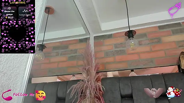 JESSYCORTES online show from December 5, 2025, 3:43 pm