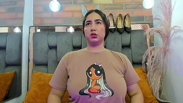 JESSYCORTES online show from October 6, 2025, 2:07 pm