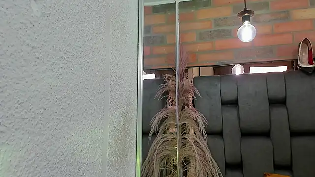 JESSYCORTES online show from November 15, 2025, 2:10 pm