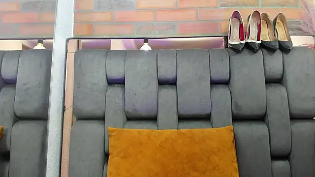 JESSYCORTES online show from October 3, 2025, 2:18 pm