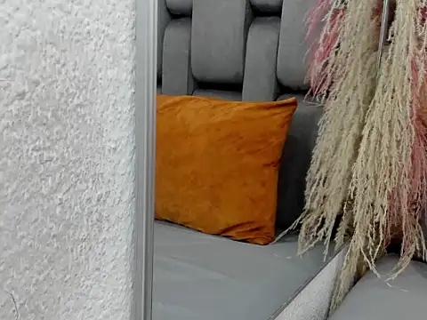 JESSYCORTES online show from April 3, 2026, 4:30 am