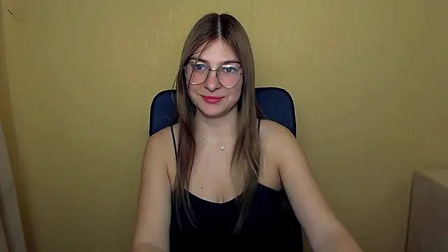 Luna Lush  online show from October 13, 2025, 8:49 am