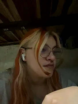 SophiaWeestt99 online show from September 13, 2025, 11:27 pm