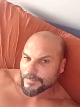 Javierchico online show from June 18, 2026, 12:32 pm