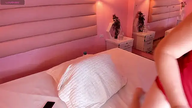 Katta Gil online show from November 8, 2025, 1:47 pm