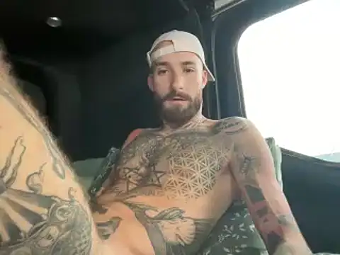 Tuhands online show from October 14, 2025, 1:12 pm