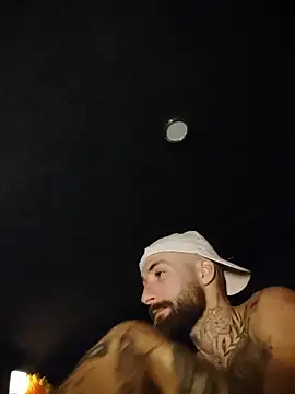 Tuhands online show from October 10, 2025, 6:42 pm