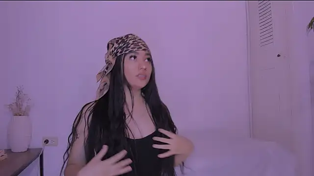 Miiafoxxx online show from September 28, 2025, 2:29 am