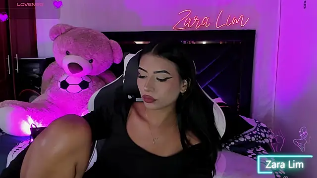 ZaraLim online show from September 23, 2025, 5:53 pm