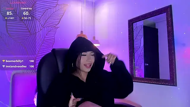 ZaraLim online show from March 17, 2025, 3:29 pm