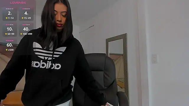 ZaraLim online show from March 10, 2025, 12:17 pm