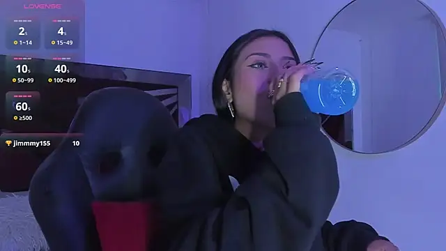 ZaraLim online show from March 6, 2025, 3:02 pm