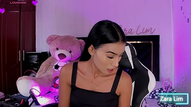 ZaraLim online show from October 1, 2025, 6:12 pm