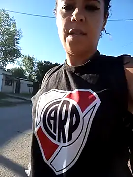 mariposapontiak420 online show from February 19, 2025, 9:25 pm