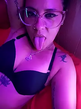 mariposapontiak420 online show from February 27, 2025, 2:46 am