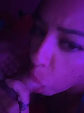 mariposapontiak420 online show from February 8, 2026, 4:10 am